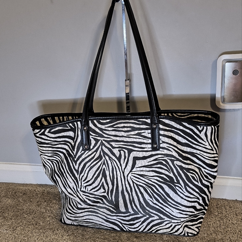 Michael Kors Large Zebra Tote - Picture 4 of 9